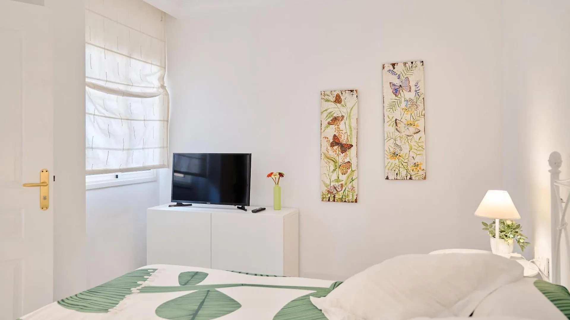 Terrazas Del Duque Beach Apartment Адехе