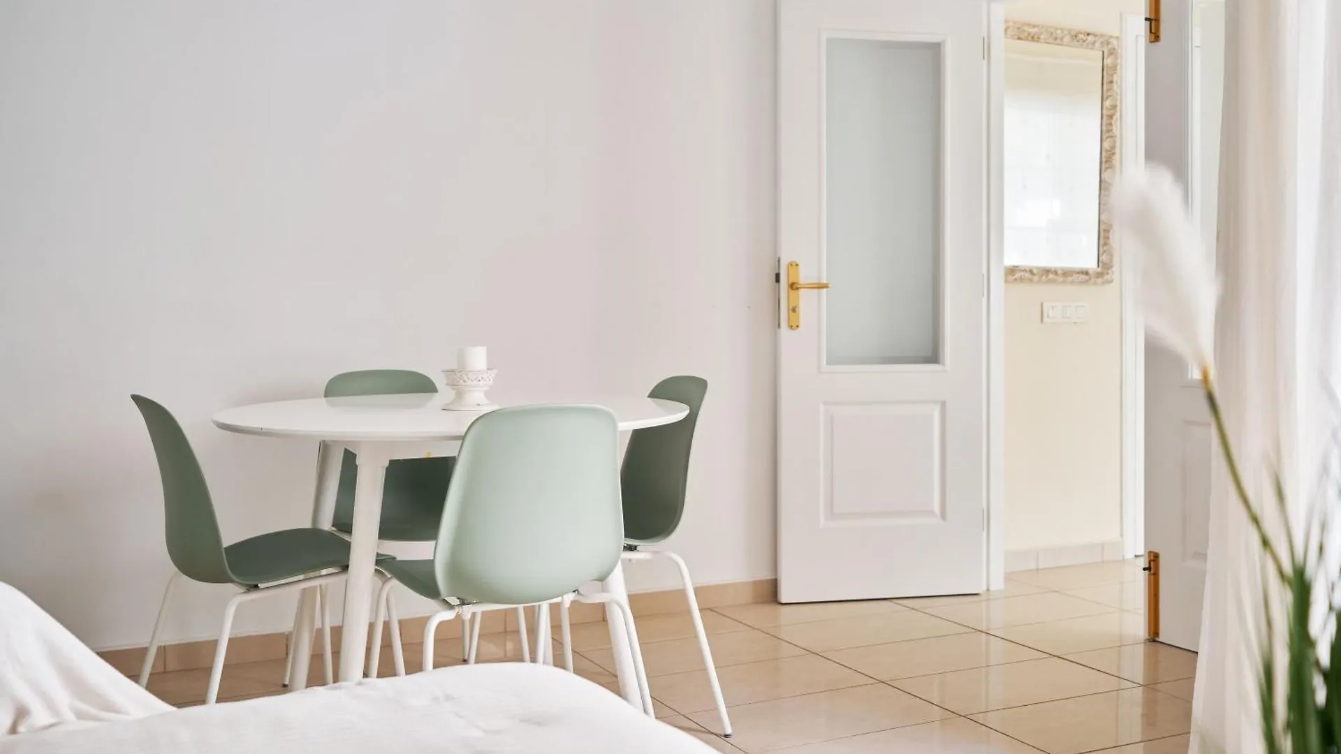 Terrazas Del Duque Beach Apartment Адехе Испания