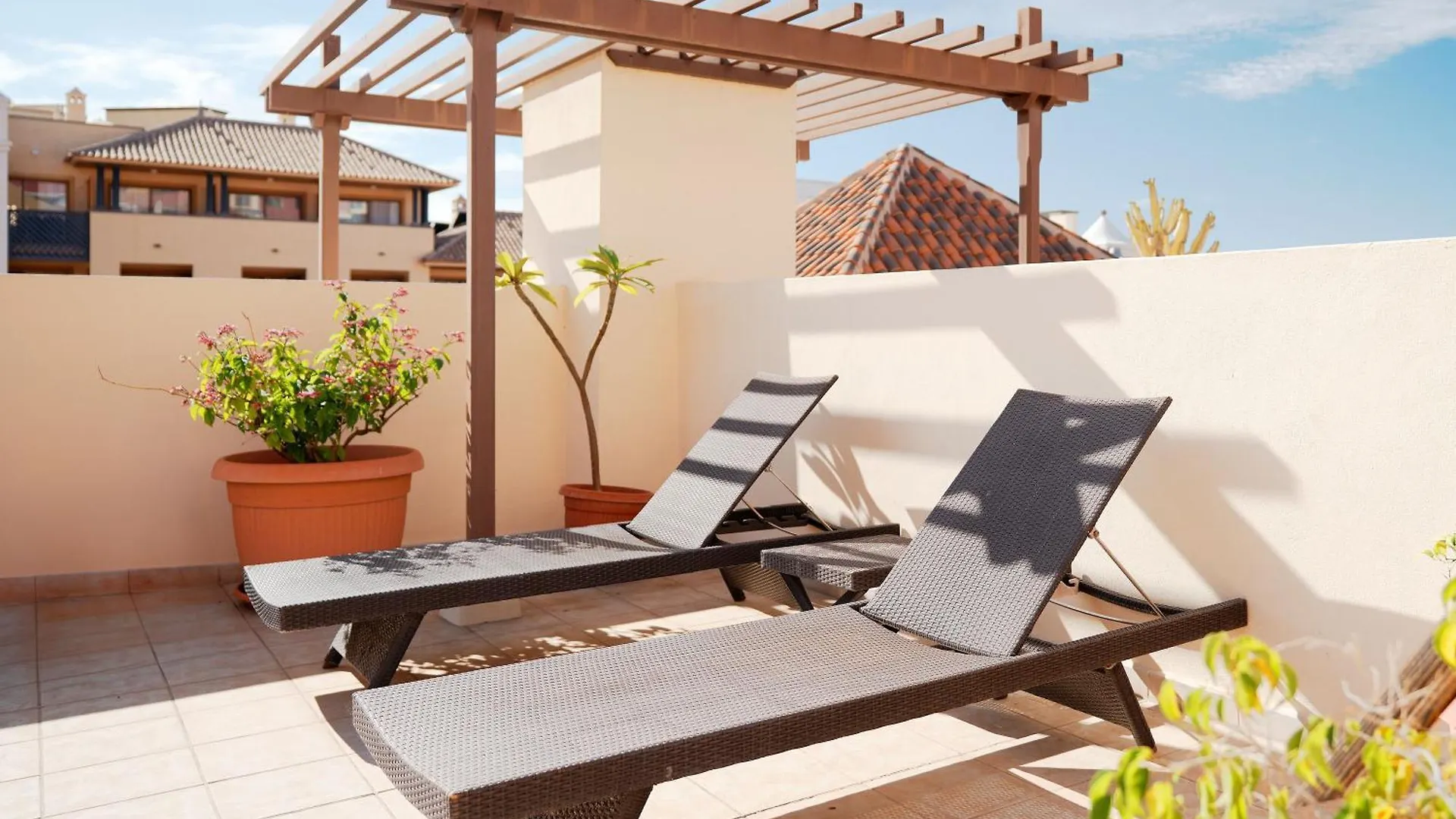 Terrazas Del Duque Beach Apartment Адехе Испания